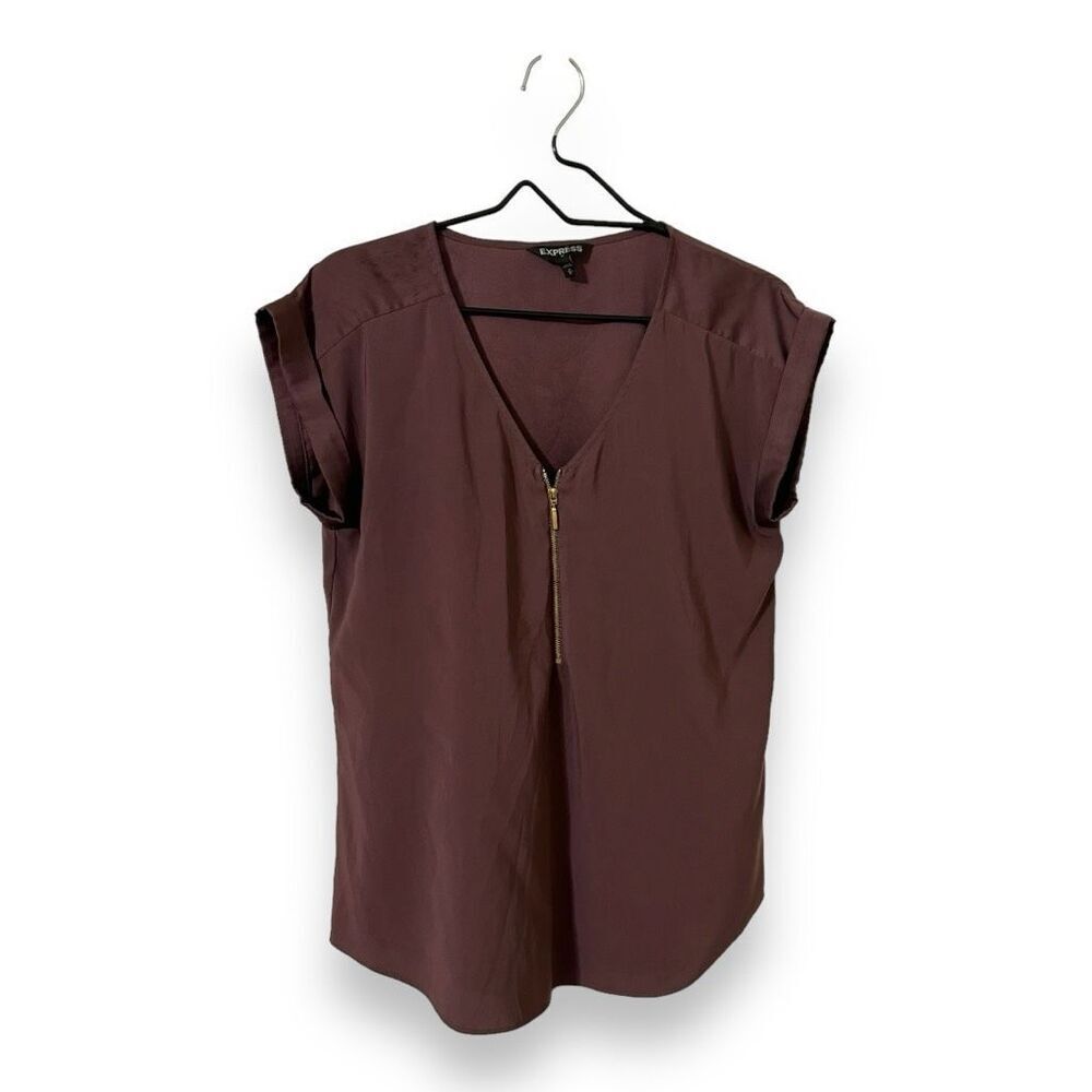 Beautiful blouse with zipper